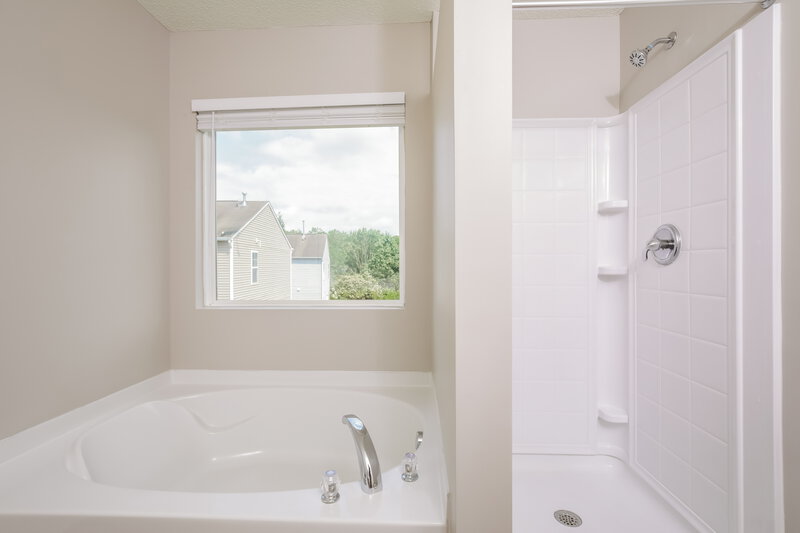 2,035/Mo, 21 Buckleigh Dr Clayton, NC 27527 Main Bathroom View 2