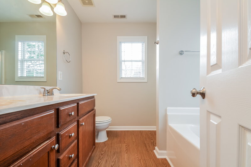 2,085/Mo, 316 Star Ruby Dr Knightdale, NC 27545 Main Bathroom View