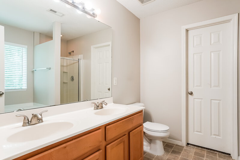 2,900/Mo, 3129 Varcroft Rd Knightdale, NC 27545 Main Bathroom View