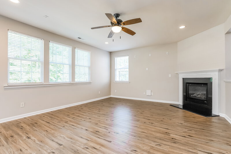 2,215/Mo, 217 Georgetowne Dr Clayton, NC 27520 Living Room View