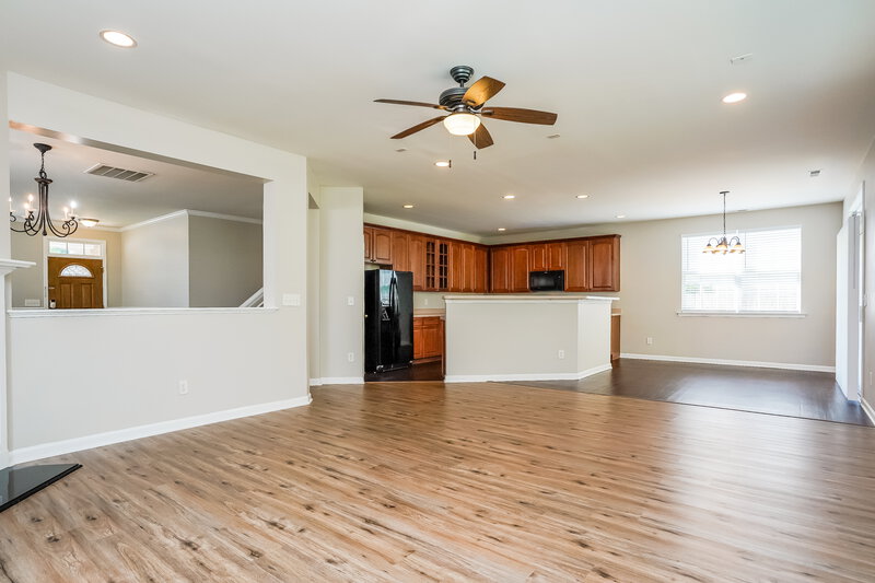 2,215/Mo, 217 Georgetowne Dr Clayton, NC 27520 Living Room View 2