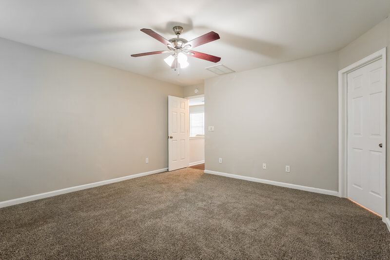 1,925/Mo, 701 Champion St Clayton, NC 27520 Main Bedroom View 2