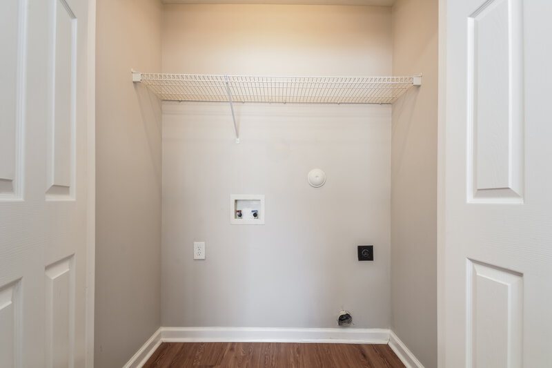 1,935/Mo, 3435 Idlewood Village Dr Raleigh, NC 27610 Laundry Room View