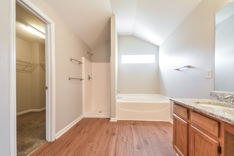 1,935/Mo, 3435 Idlewood Village Dr Raleigh, NC 27610 Main Bathroom View