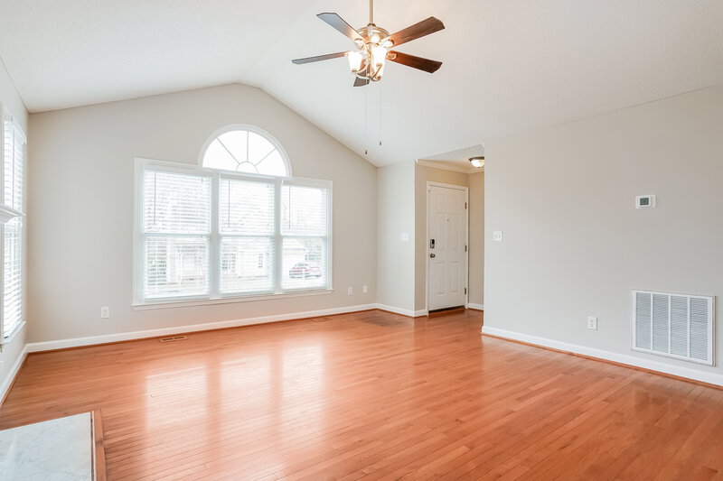 1,915/Mo, 3208 Leebrook Rd Raleigh, NC 27616 Living Room View 2
