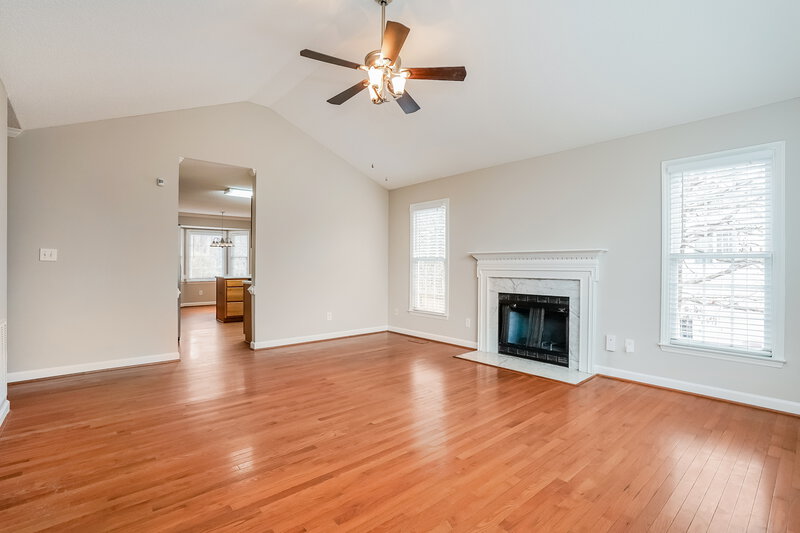 1,915/Mo, 3208 Leebrook Rd Raleigh, NC 27616 Living Room View 3