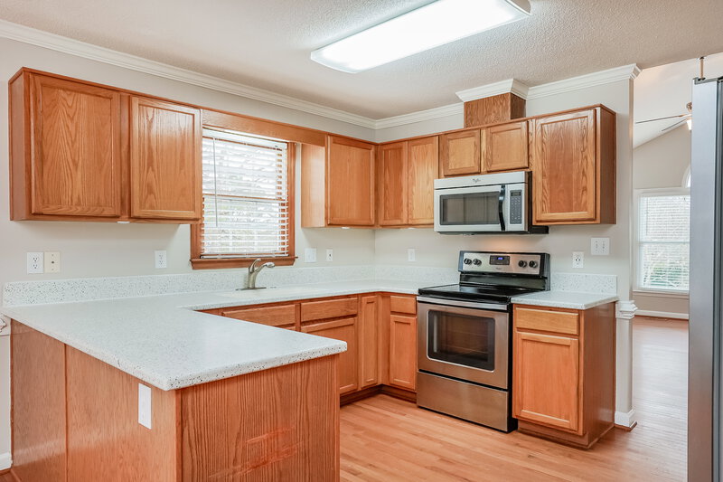 1,915/Mo, 3208 Leebrook Rd Raleigh, NC 27616 Kitchen View