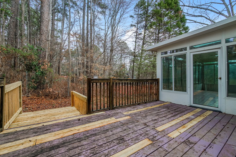 2,015/Mo, 813 Hanska Way Raleigh, NC 27610 Deck View