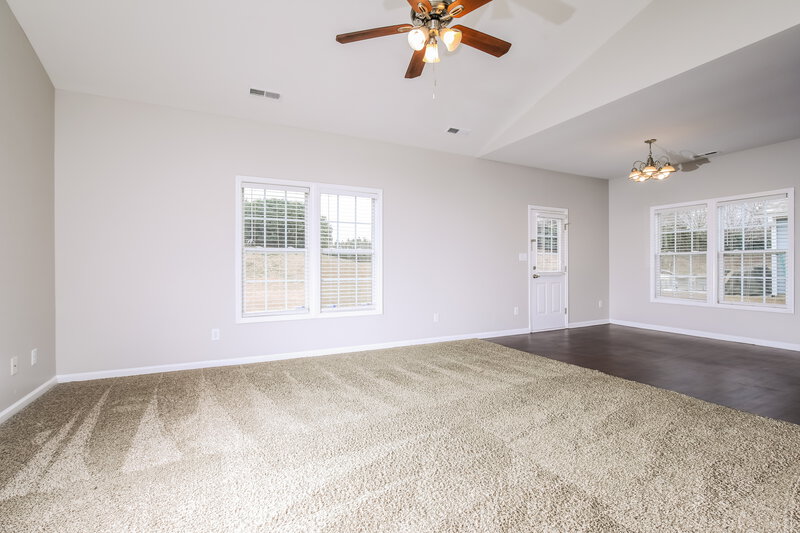 1,780/Mo, 2202 King Malcolm Ln Zebulon, NC 27597 Living Room View 2