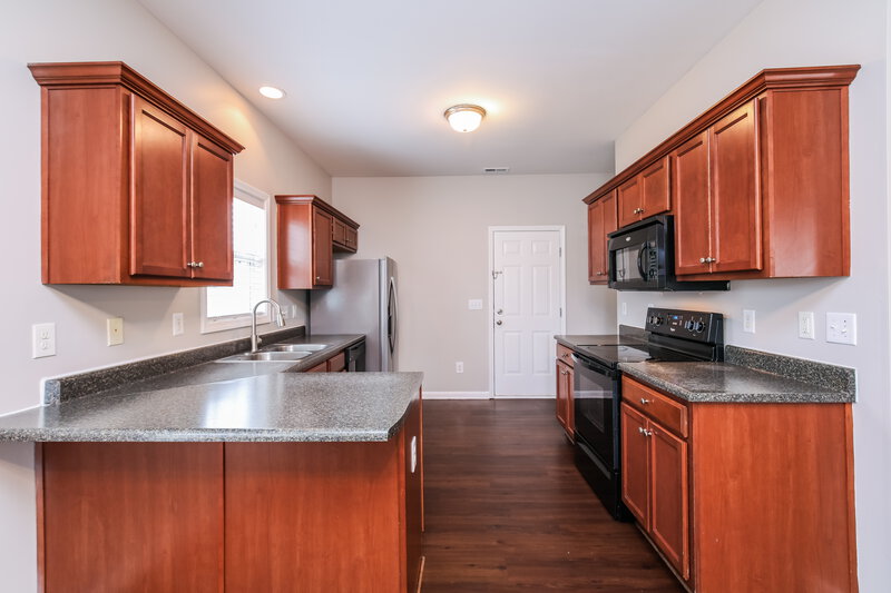 1,780/Mo, 2202 King Malcolm Ln Zebulon, NC 27597 Kitchen View