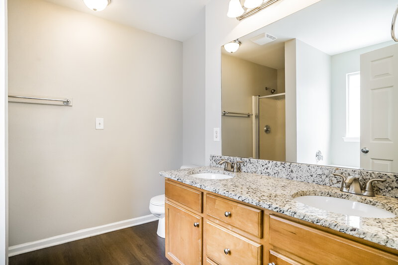 1,920/Mo, 1409 Tuscan Dr Fuquay Varina, NC 27526 Main Bathroom View