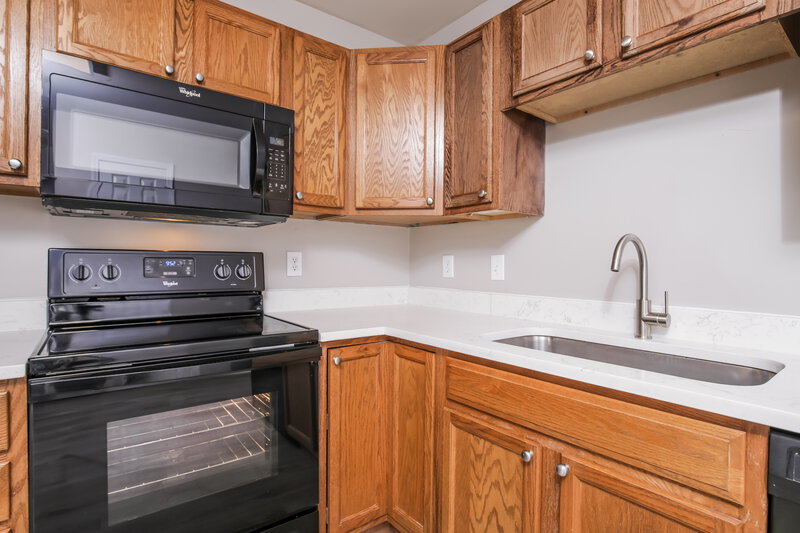 1,980/Mo, 3709 Blue Blossom Dr Raleigh, NC 27616 Kitchen View 2