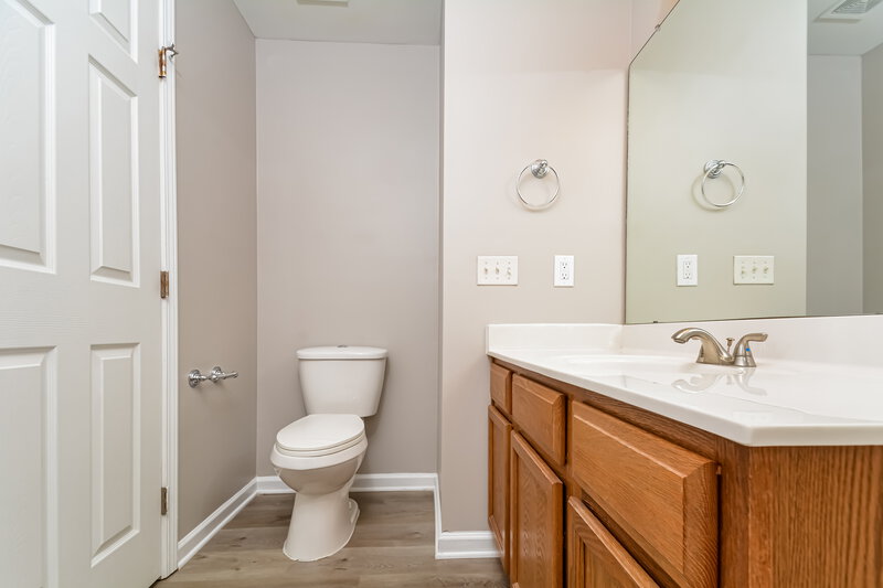 2,780/Mo, 3709 Blue Blossom Dr Raleigh, NC 27616 Main Bathroom View