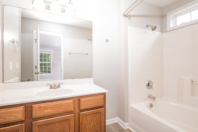 1,980/Mo, 3709 Blue Blossom Dr Raleigh, NC 27616 Main Bathroom View