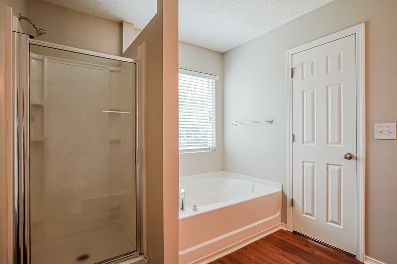 1,740/Mo, 3052 Van Dorn Rd Knightdale, NC 27545 Main Bathroom View 2
