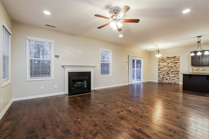 1,995/Mo, 228 E Webber Ln Clayton, NC 27527 Living Room View 3