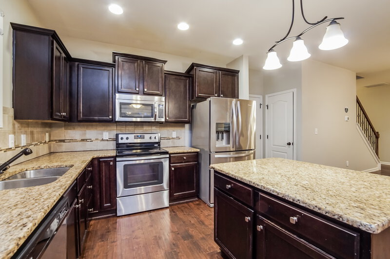 1,995/Mo, 228 E Webber Ln Clayton, NC 27527 Kitchen View