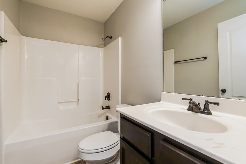 1,995/Mo, 228 E Webber Ln Clayton, NC 27527 Bathroom View