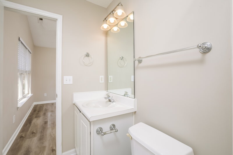 1,985/Mo, 3805 Hopper St Raleigh, NC 27616 Main Bathroom View 2