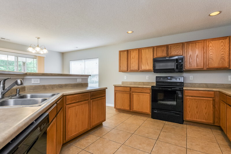 2,075/Mo, 212 Georgetowne Dr Clayton, NC 27520 Kitchen View