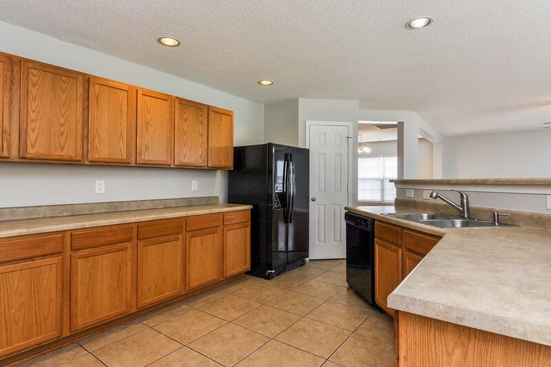 2,075/Mo, 212 Georgetowne Dr Clayton, NC 27520 Kitchen View 2