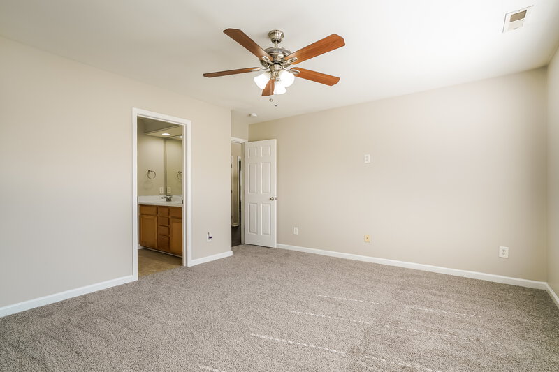 1,750/Mo, 1908 Cartier Ruby Ln Raleigh, NC 27610 Main Bedroom View 2