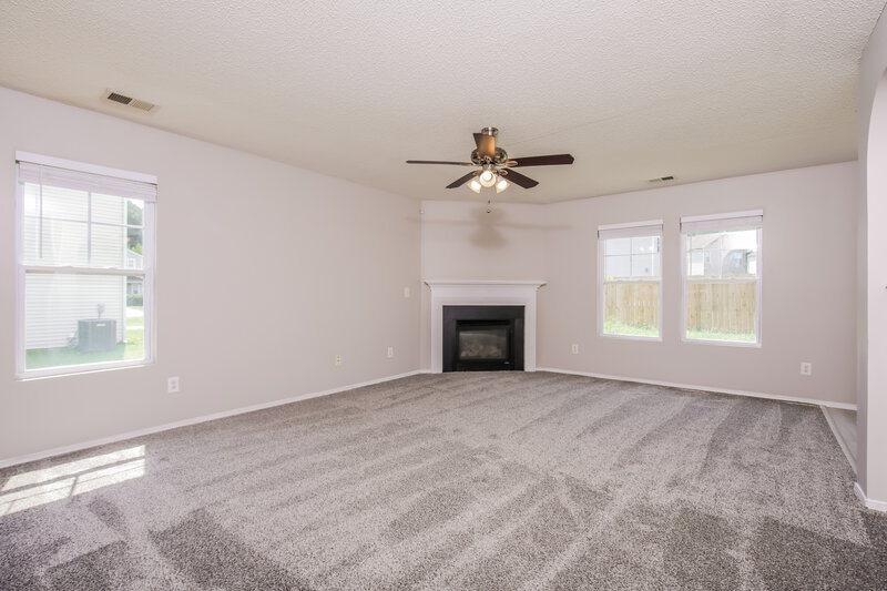 2,140/Mo, 3164 Varcroft Rd Knightdale, NC 27545 Living Room View