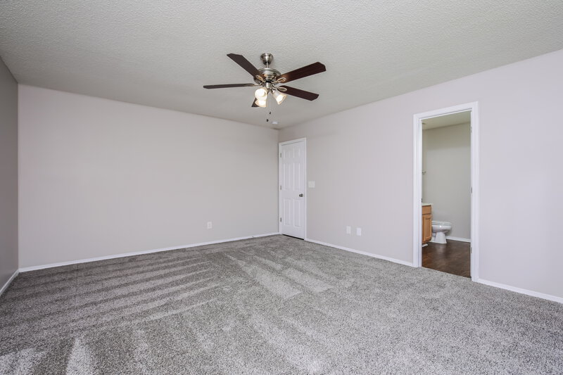 2,140/Mo, 3164 Varcroft Rd Knightdale, NC 27545 Main Bedroom View 2