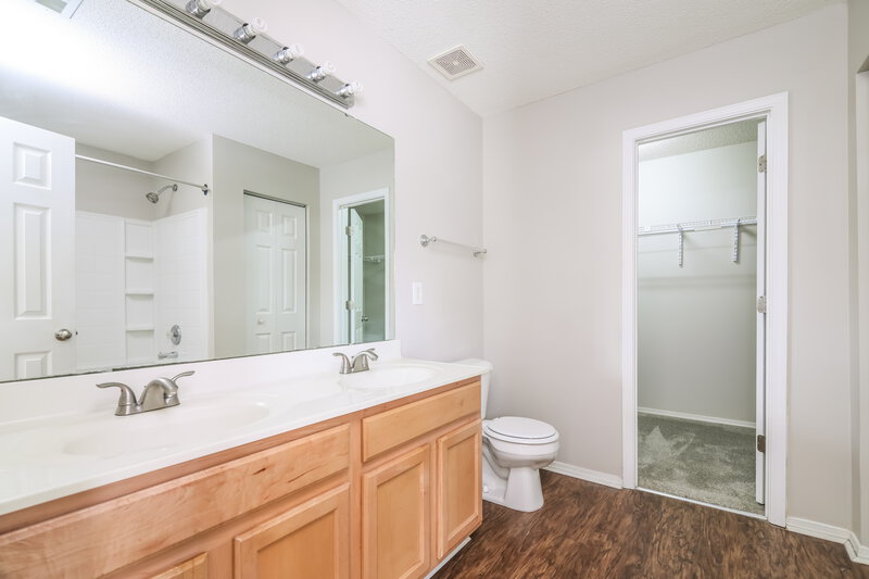 2,310/Mo, 3164 Varcroft Rd Knightdale, NC 27545 Main Bathroom View