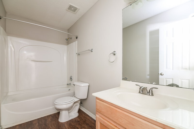 2,310/Mo, 3164 Varcroft Rd Knightdale, NC 27545 Bathroom View