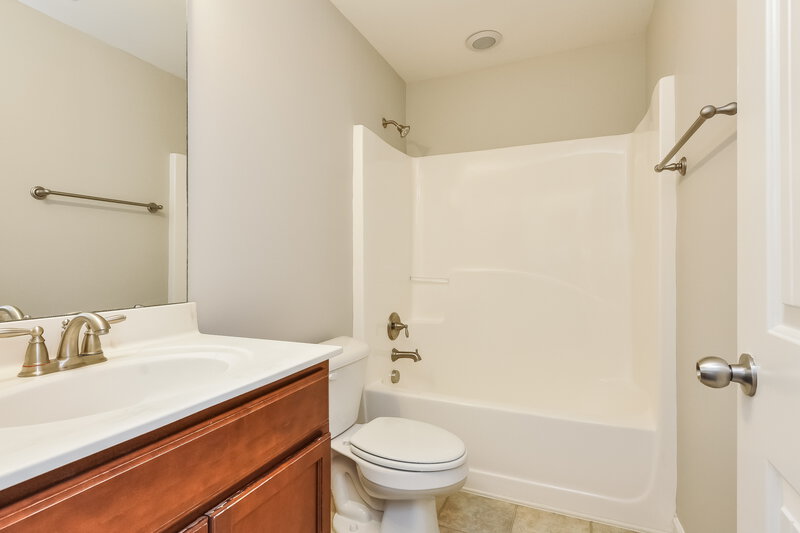 2,780/Mo, 48 Ashby Dr Clayton, NC 27527 Bathroom View 3