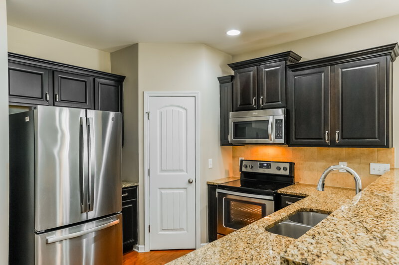 1,880/Mo, 636 Smithridge Way Fuquay Varina, NC 27526 Kitchen View