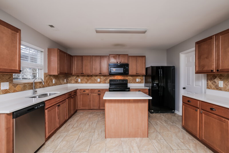 2,160/Mo, 1020 Lockberry Ct Clayton, NC 27520 Kitchen View