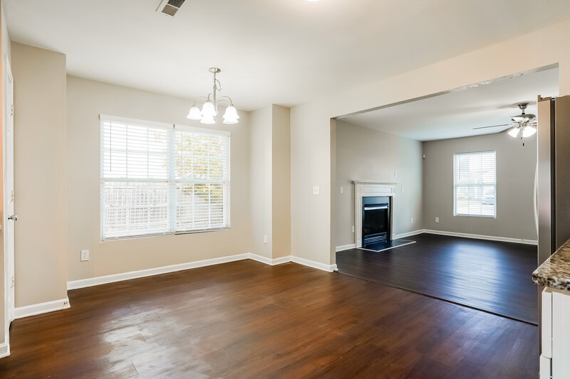 2,205/Mo, 3715 Horseshoe Farm St Raleigh, NC 27610 Dining Room View 2