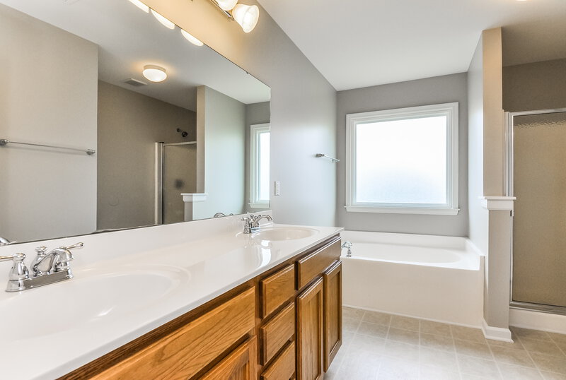 2,465/Mo, 800 Pristine Ln Rolesville, NC 27571 Master Bathroom View