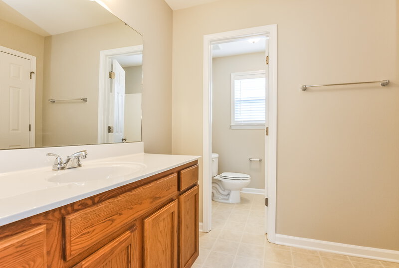 2,465/Mo, 800 Pristine Ln Rolesville, NC 27571 Bathroom View