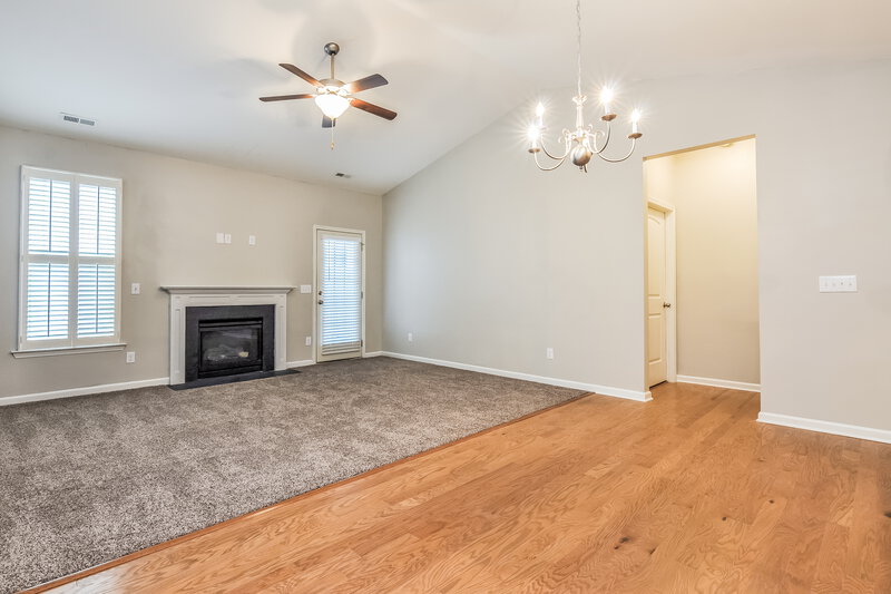 2,530/Mo, 40 Saxon Ct Clayton, NC 27527 Living Room View 2