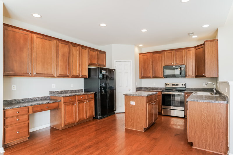 2,200/Mo, 712 Stackhurst Way Wake Forest, NC 27587 Kitchen View