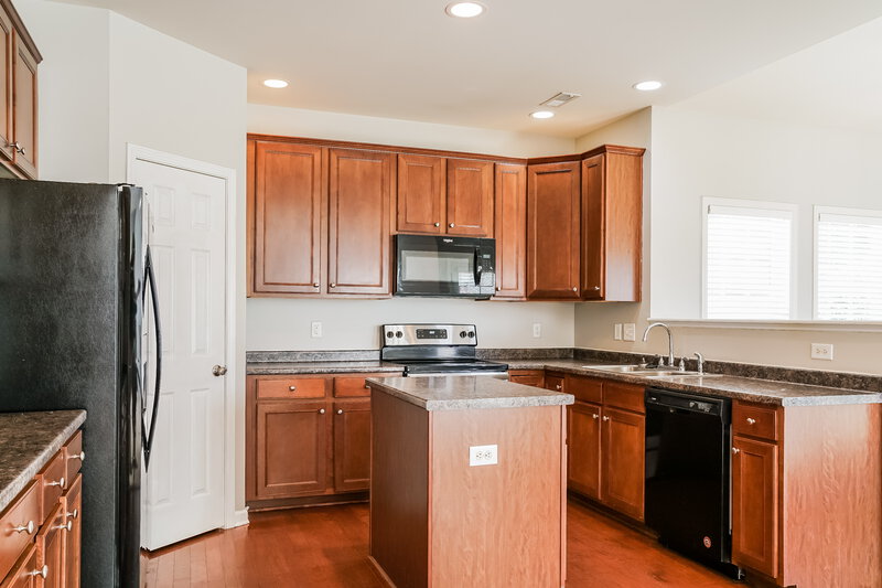 2,200/Mo, 712 Stackhurst Way Wake Forest, NC 27587 Kitchen View 2