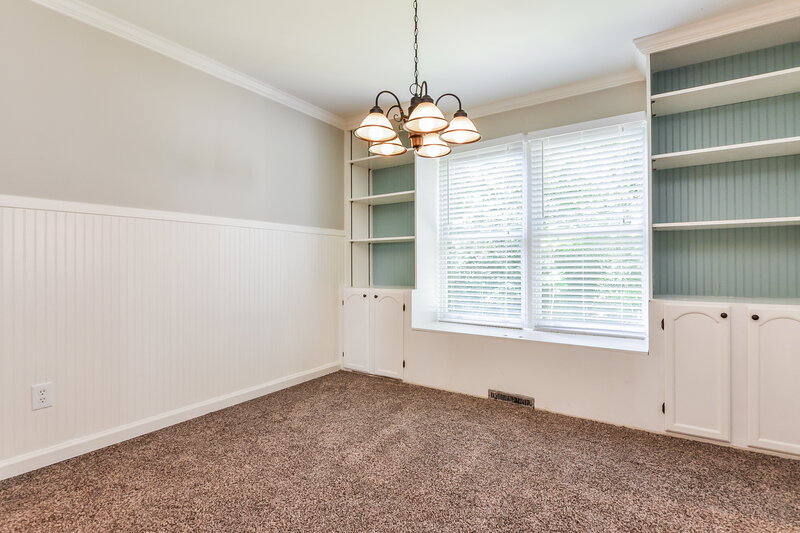 2,250/Mo, 3437 Singleleaf Ln Raleigh, NC 27616 Dining Room View 2