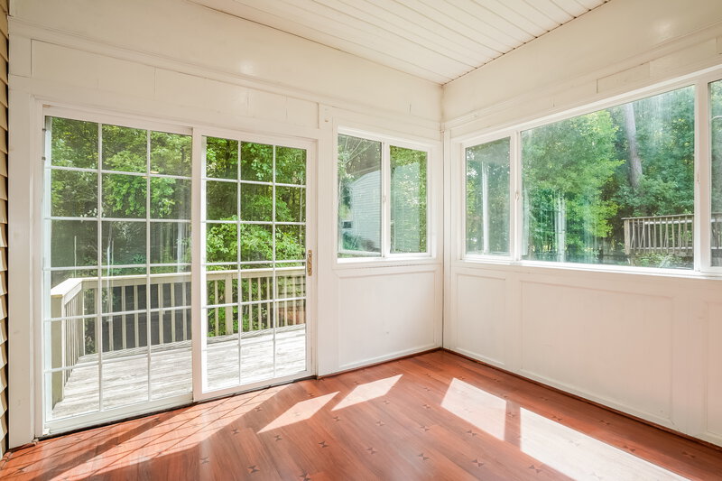 2,075/Mo, 564 Hay River St Garner, NC 27529 Sun Room View