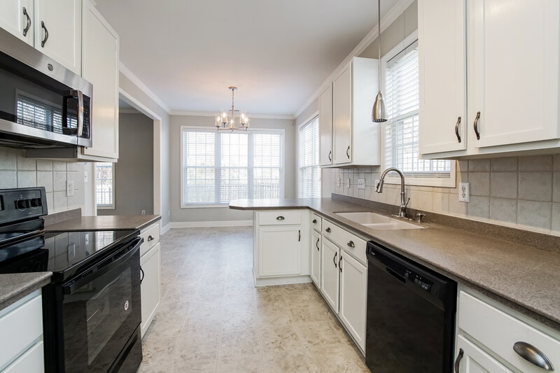 1,910/Mo, 606 Cotton Brook Dr Fuquay Varina, NC 27526 Kitchen View