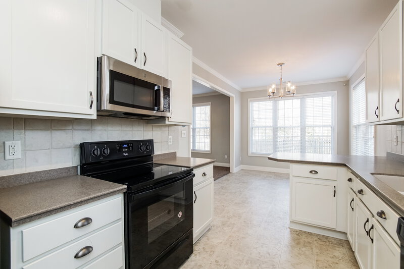 1,910/Mo, 606 Cotton Brook Dr Fuquay Varina, NC 27526 Kitchen View 2