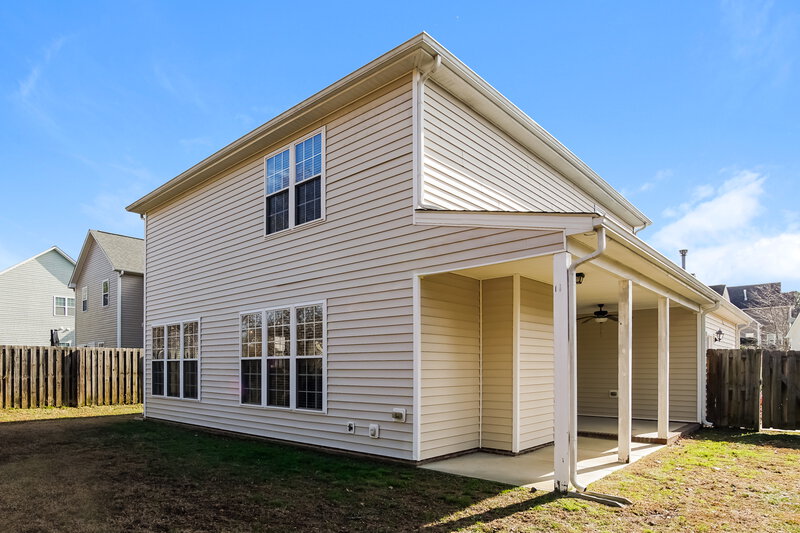 1,910/Mo, 606 Cotton Brook Dr Fuquay Varina, NC 27526 Rear View