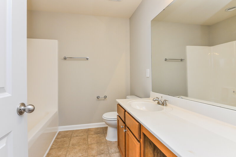 2,330/Mo, 3970 Massey Run Raleigh, NC 27616 Master Bathroom View