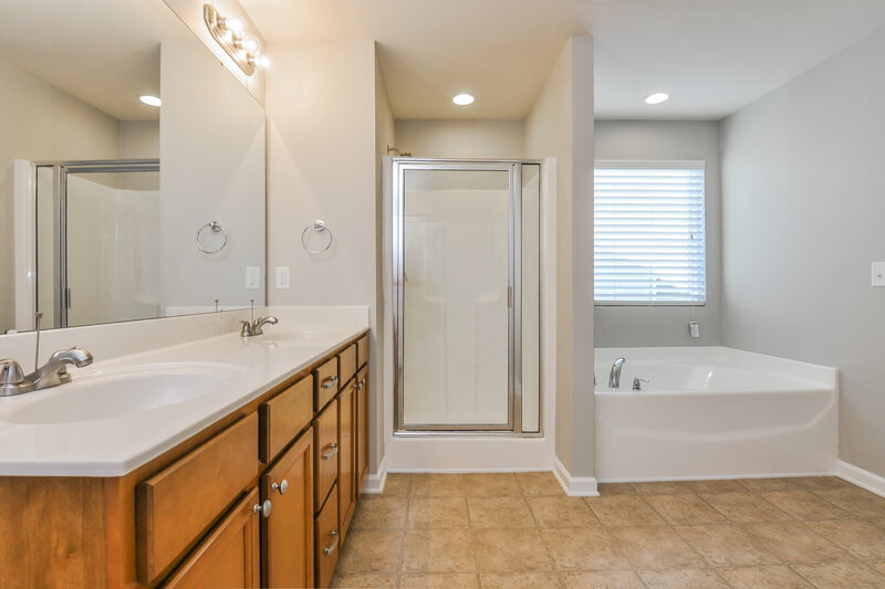 2,330/Mo, 3970 Massey Run Raleigh, NC 27616 Bathroom View 2