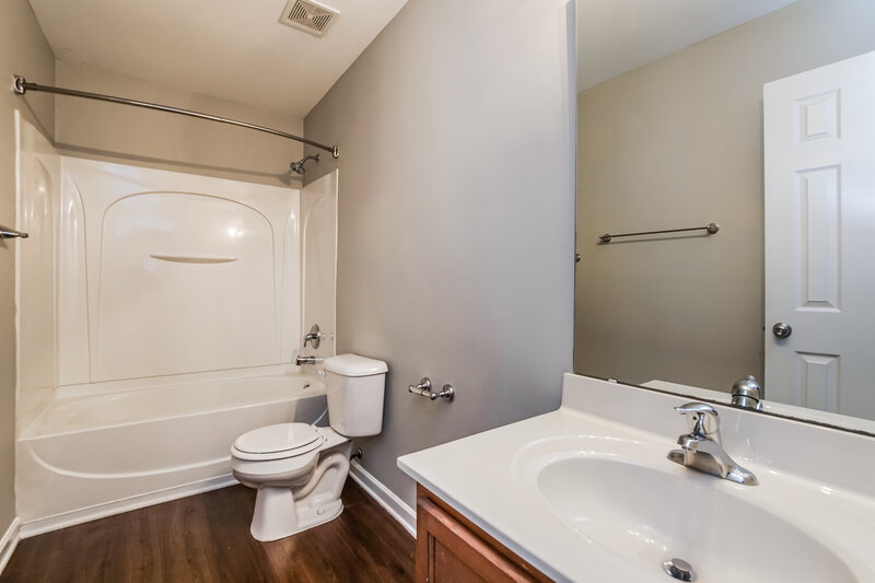 1,850/Mo, 167 Woodcreek Ln Clayton, NC 27520 Bathroom View