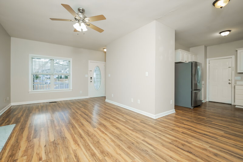 2,060/Mo, 909 Lotus Ln Wake Forest, NC 27587 Living Room View 2