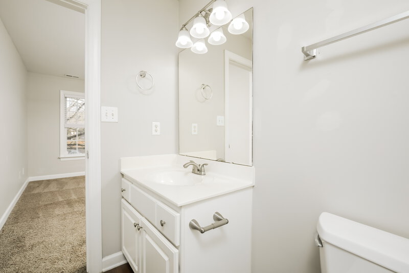 2,060/Mo, 909 Lotus Ln Wake Forest, NC 27587 Main Bathroom View 2