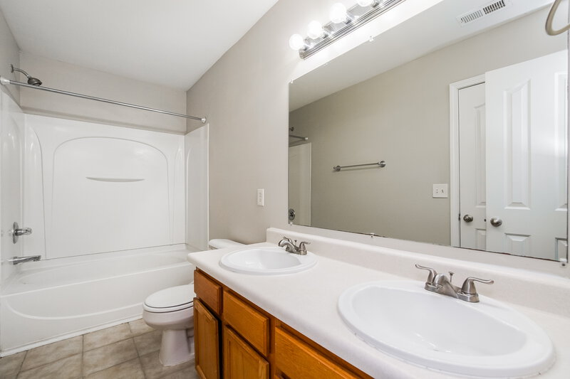 1,800/Mo, 3782 Marshlane Way Raleigh, NC 27610 Bathroom View